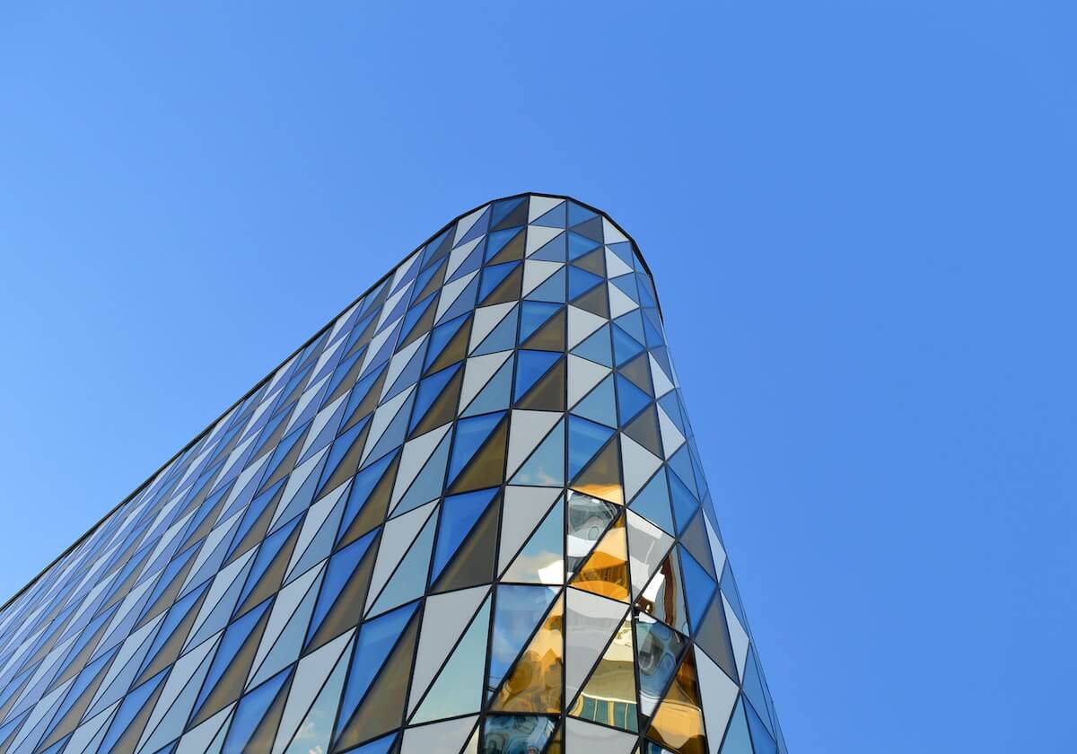 市值蒸发100亿美元，lululemon为何被资本抛弃？