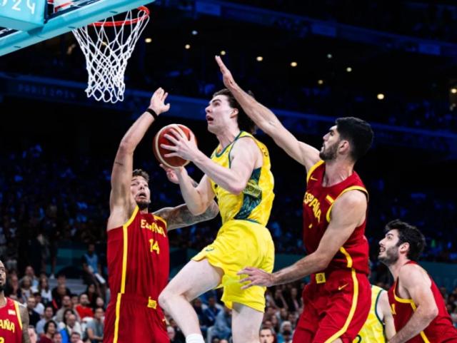 开云体育官网-46个篮板统治内线 澳大利亚将西班牙逼上悬崖