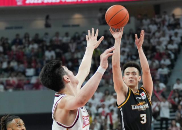 kaiyun-单场9三分！赵继伟化身赵库里 FMVP又在朝他招手