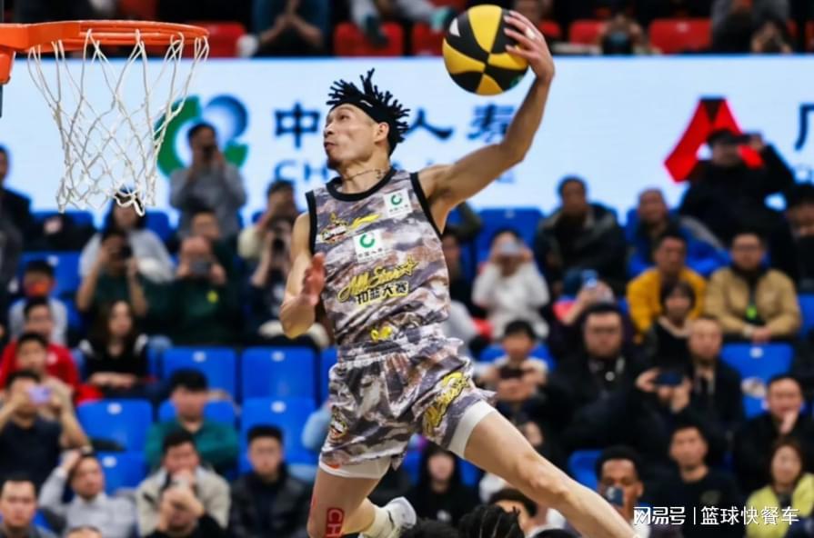 男篮40岁老将夺冠!张镇麟宿敌获美国扣篮王:转手送陌生人一辆车